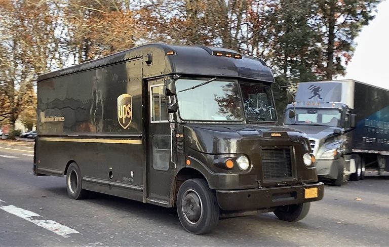 UPS snijdt tot 30.000 banen door daling zendingen Amazon