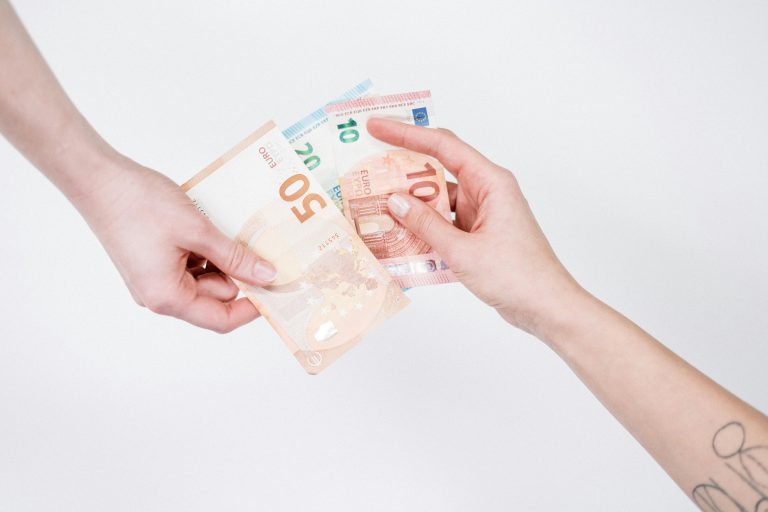 Nieuwe schenkingsregels 2026: dit mag je belastingvrij aan je kinderen geven