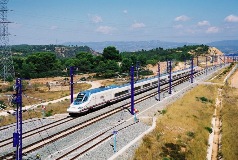 Weer treinongeluk in Spanje: zeker twintig gewonden na ontsporing bij Barcelona