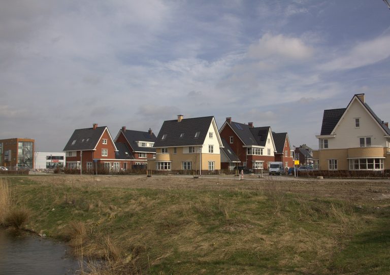 Woningcorporaties plannen 1.700 sociale huurwoningen in Bleizo-West